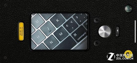 手机通过界面的拟物化设计提升体验，但和实体操控相比，二者仍然是完全不同的