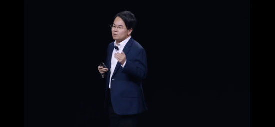 吴德周开场演讲 　　来源 / 坚果发布会