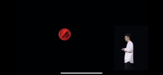 坚果手机设计师方迟介绍logo细节 　　来源 / 坚果发布会