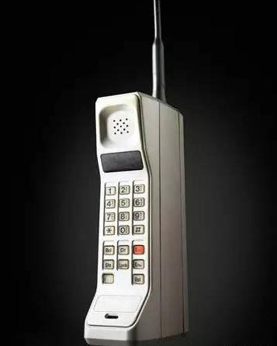 全球首款商用手机&nbsp;摩托罗拉DynaTAC&nbsp;8000X