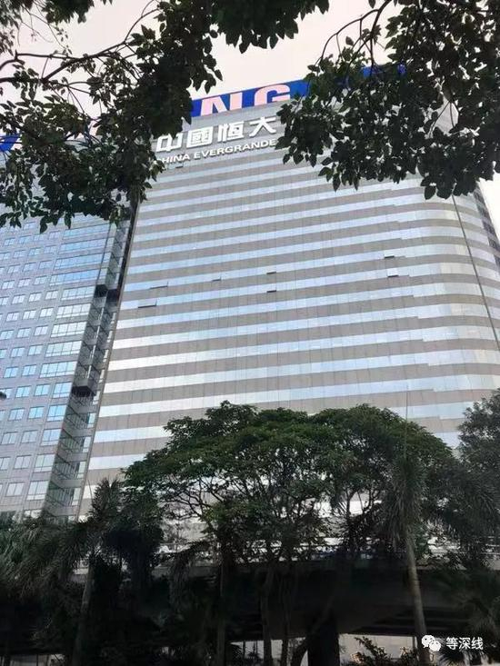 位于香港湾仔的中国恒大大厦&nbsp;《等深线》记者 周远征 摄影