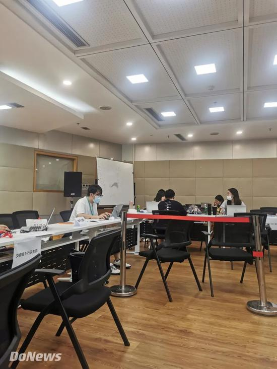 6月8日下午，鸭鸭启蒙的大部分员工都办完了离职手续，现场比较冷清