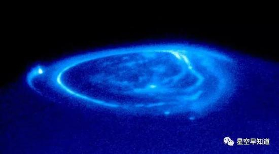 哈勃望远镜拍摄的木星极光&nbsp;来源：NASA