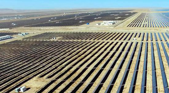 德令哈的一处矿场 图片来源于网络