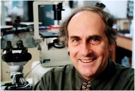 图丨&nbsp;2011 年诺贝尔生理学或医学奖得主拉尔夫·斯坦曼（Ralph Steinman）