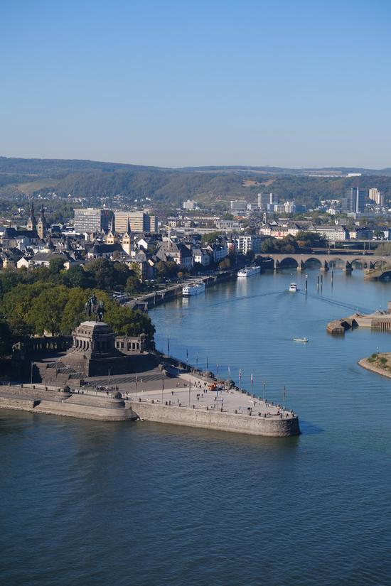 焦距：50mm　 光圈：f/4.5　 ISO感光度：200