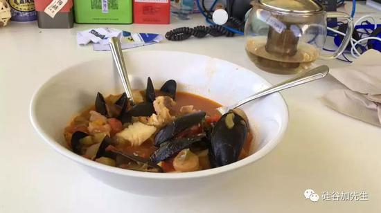 饱含深情的意式海鲜汤