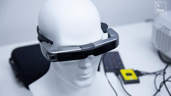 ▲ 爱普生 AR 眼镜