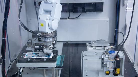 ▲ 爱普生机器人