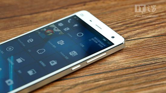 ▲刷了Windows 10 Mobile的小米4，它原本是台Android手机