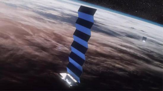 图中是一颗星链卫星
