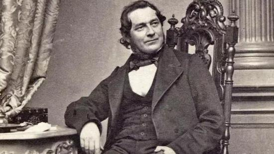 　罗伯特·威廉·本生