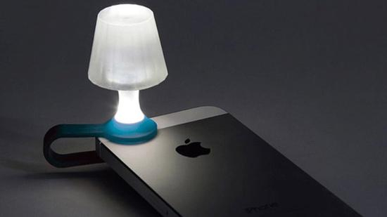 ▲ 闪光灯化身小夜灯。 图片来自：mentalfloss