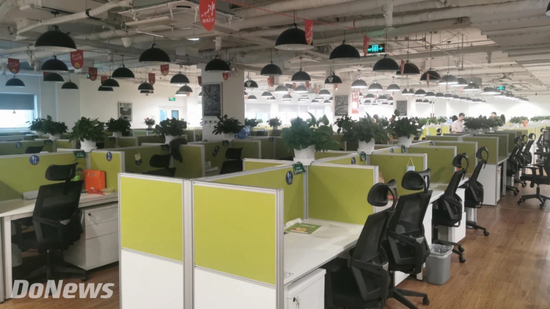 鸭鸭启蒙所在的群英大厦，目前基本人去楼空