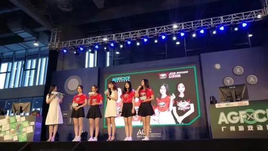 京东女子电竞队参加2018年亚洲游戏博览会英雄联盟表演赛