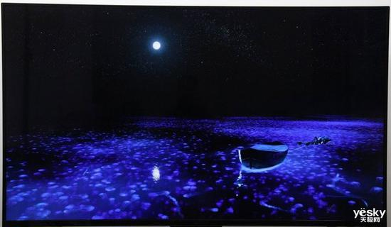  普通液晶电视，暗场表现