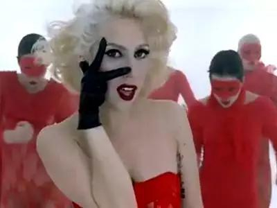 （Lady Gaga的歌曲《Bad Romance》常在欧美研究中排名脑虫前列。图片来源：《Bad Romance》MV视频截图。）