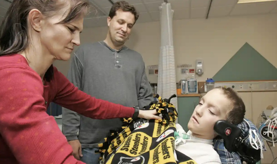 男孩亚历克斯经历了严重的车祸，虚构了天堂之旅|Tony Dejak/AP