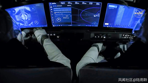 宇航员视角的手动驾驶系统