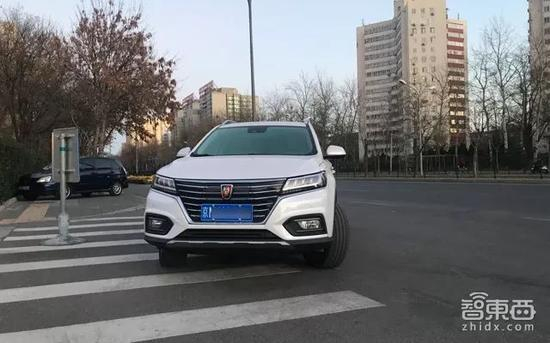 ▲荣威ERX5，使用宁德时代三元锂电池