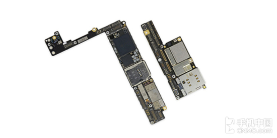 iPhone 8 Plus主板对比iPhone X主板