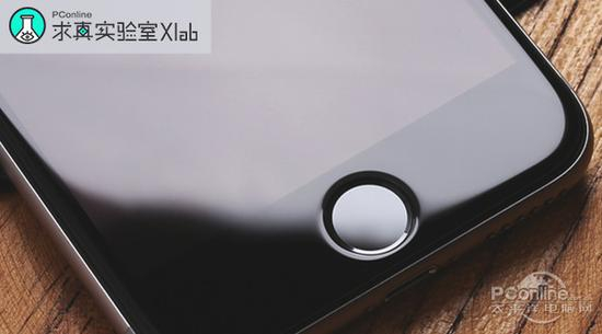 猜猜这题图的手机是贴了膜还是没贴膜？