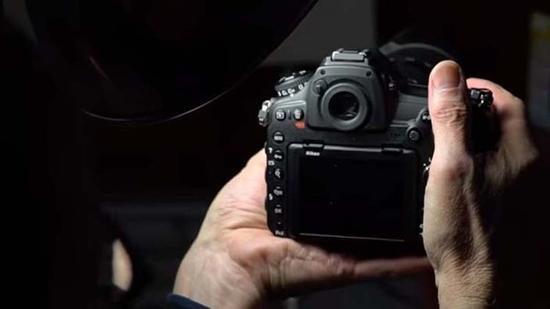 尼康D850只用擦干取景器的水滴