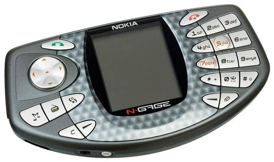 2002年11月4日发布的诺基亚N-Gage，不成功但却让无数人印象深刻的产品