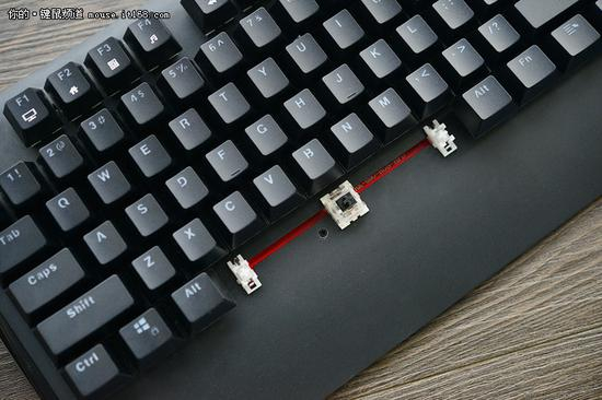 ▲RK光影RGB游戏机械键盘长轴体