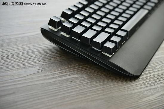 ▲RK光影RGB游戏机械键盘侧裙