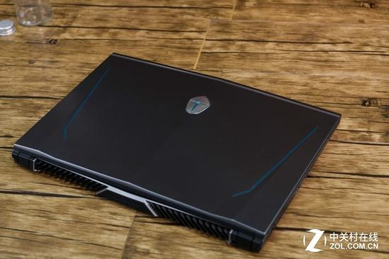 个性化Logo与灯带