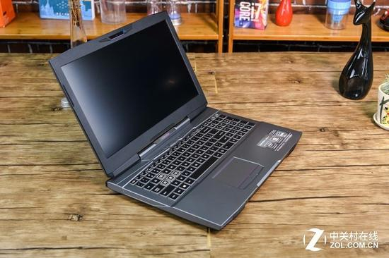 银色配色显得大气