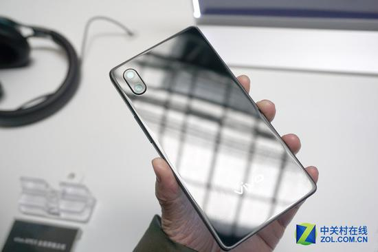 vivo&nbsp;APEX背面