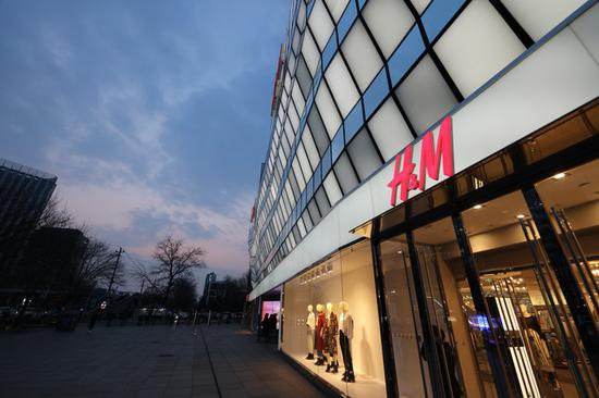 焦距：15mm　 光圈：f/2.8　 ISO感光度：1000