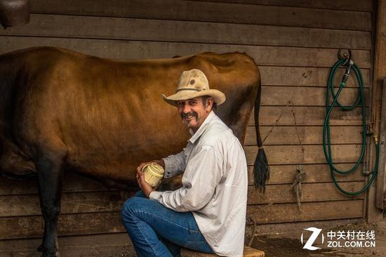 佳能G7&nbsp;X&nbsp;Mark&nbsp;II拍摄的一个马厩