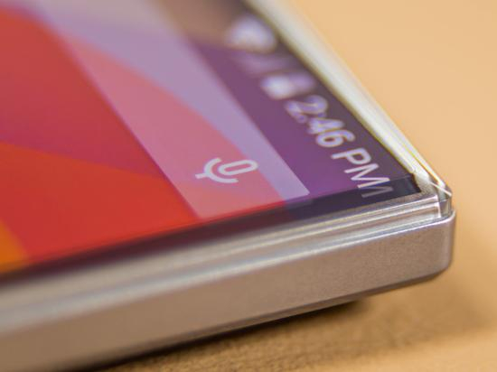 随后其他厂商也借鉴了夏普的3D折射，包括三星