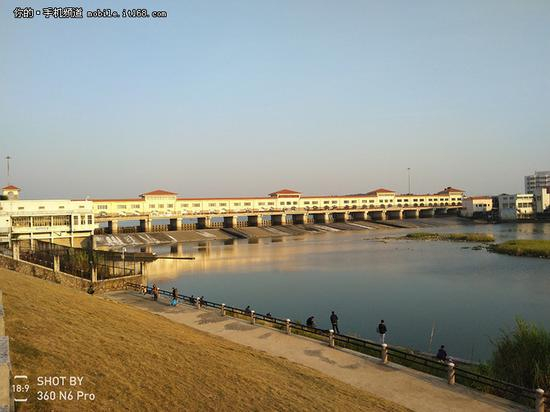 ▲360手机N6 Pro样张