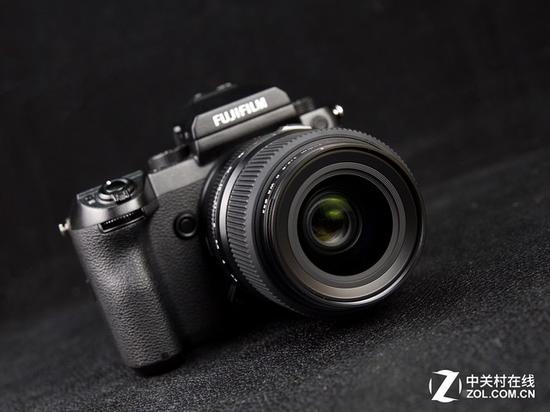 富士GF 45mm F2.8R WR镜头让GFX系统在日常可以更方便使用