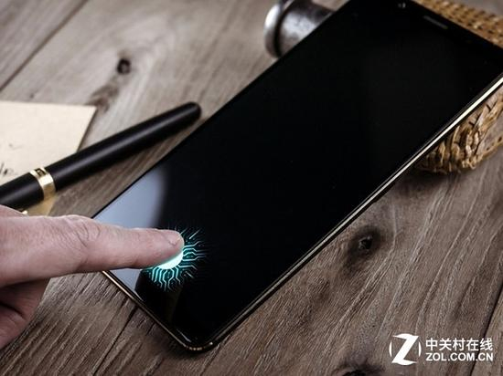 vivo&nbsp;X20Plus屏幕指纹版