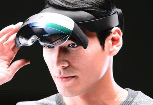 镜片部分采用了活动式设计