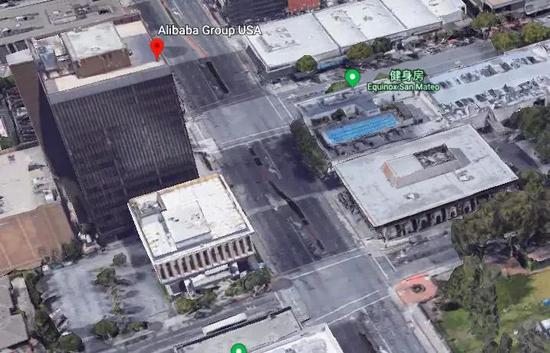 在Facebook最新的一篇文章中，贾扬清贴出了他参观杭州保俶塔的照片。