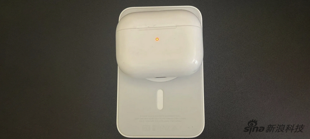MagSafe外接电池给AirPods Pro充电