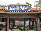 Jersey Mike’s营收走高但报告季度亏损