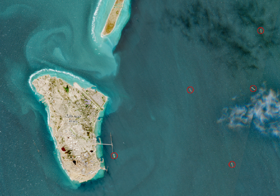 2026年3月2日，在美以两国发动“史诗狂怒行动”两天后，伊朗哈尔克岛石油码头的石油装载作业仍在继续。