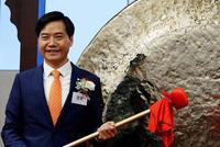 中年敲钟客:雷军王兴李一男的沉浮人生