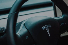 我是特斯拉车主：以前很风光，现在被鄙视