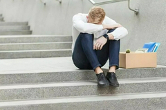 年底裁员众生相：有人“躺平”等被裁，有人寒冬找工作，有人拿赔偿金度假