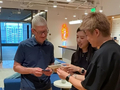 当床垫公司拥有一台 Mac mini “企业大脑”：库克上海探访蓝盒子，传统家居行业的数字化样本