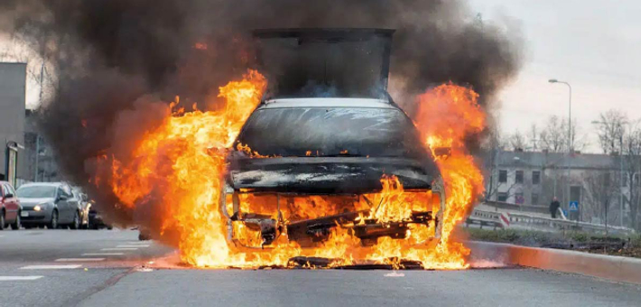 新能源车频发起火 究竟是谁的锅？