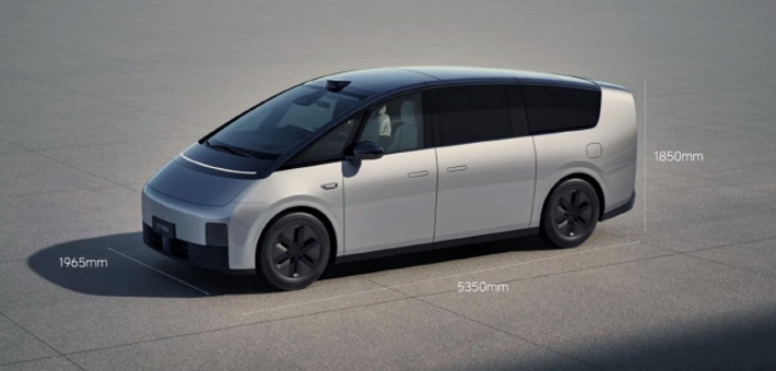 理想MEGA没有碰撞突然自燃！